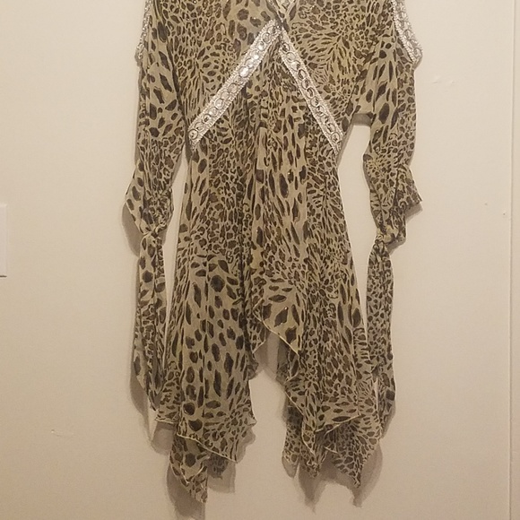 blouse - Picture 2 of 4